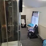 No 35 - 2 Bedroom House דירה גיסבורו