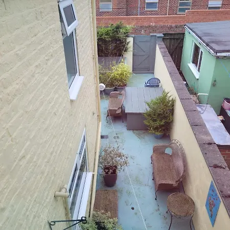 No 35 - 2 Bedroom House 公寓 *